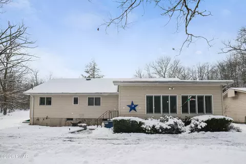 35 Perkins Pond Rd, Beach Lake, PA 18405