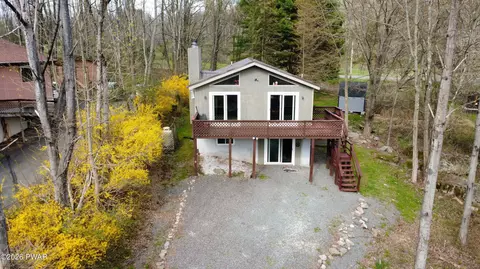 2217 Highpoint Dr, Lake Ariel, PA 18436