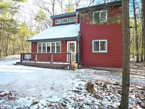103 Gunstock Ln, Tafton, PA 18464