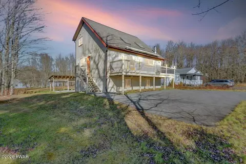 2745 Boulder Rd, Lake Ariel, PA 18436