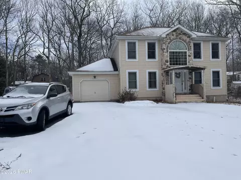 140 Colette Ln, Dingmans Ferry, PA 18328