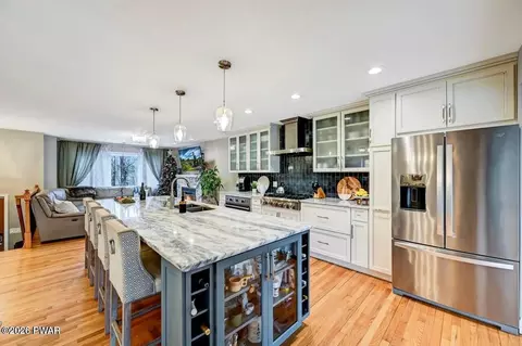 115 Pine Brook Rd, Milford, PA 18337