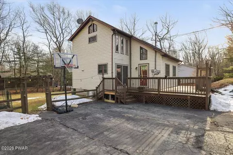 144 Basswood Dr, Dingmans Ferry, PA 18328