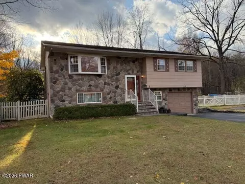 910 2nd St, Matamoras, PA 18336