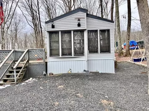 224 Locust Lake Dr, Milford, PA 18337