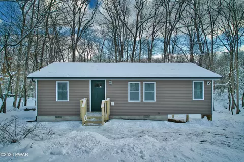 119 Michele Ln, Dingmans Ferry, PA 18328