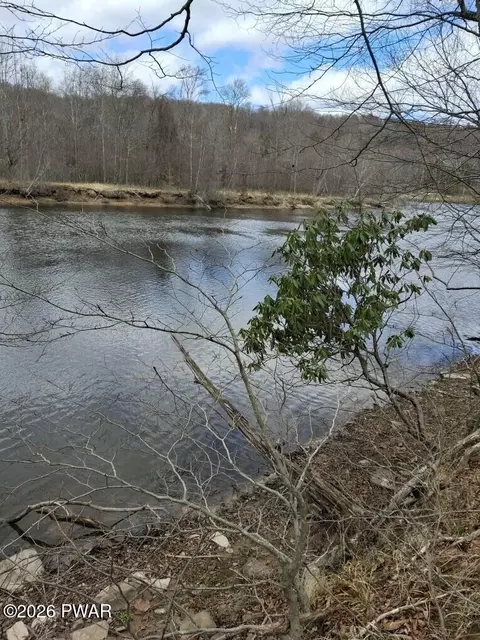 174-175 R Rainbow Trout Ter, Greentown, PA 18426