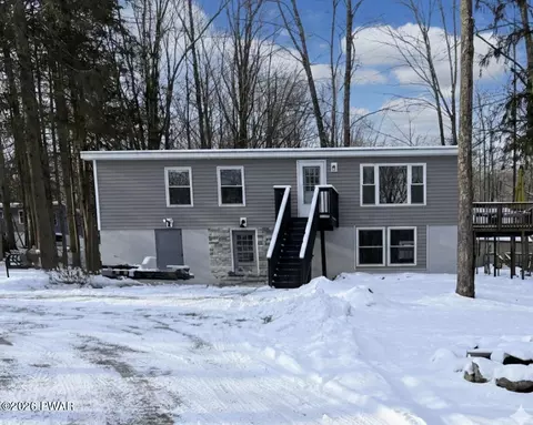 101 Tiffany Rd, Hawley, PA 18428