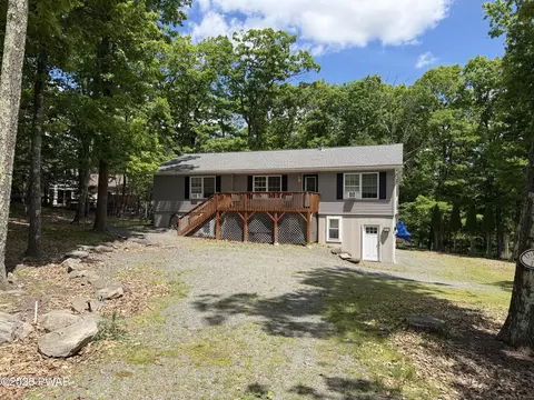1011 Salem Pl, Lake Ariel, PA 18436