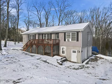 1011 Salem Pl, Lake Ariel, PA 18436