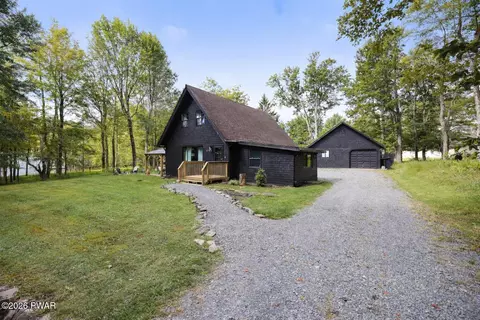 109 Hazleton Dr, Greentown, PA 18426