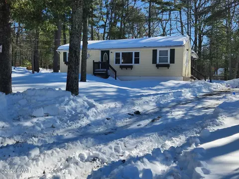 112 Branchwood Trl, Dingmans Ferry, PA 18328
