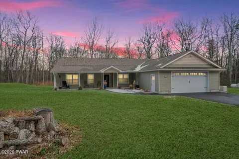 120 Mountain Laurel Dr, Shohola, PA 18458