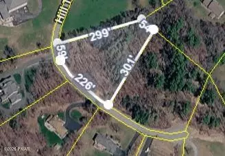 39 Hill Top Dr, Honesdale, PA 18431