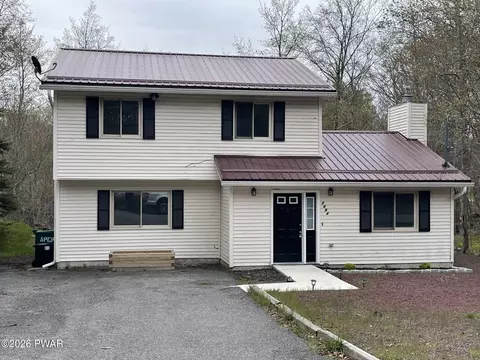 8407 Porcupine Dr, Tobyhanna, PA 18466