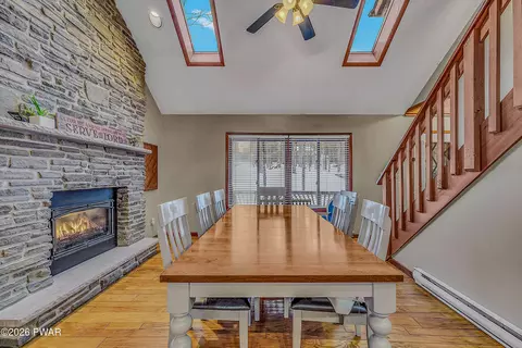 37 Parkwood Dr, Lake Ariel, PA 18436