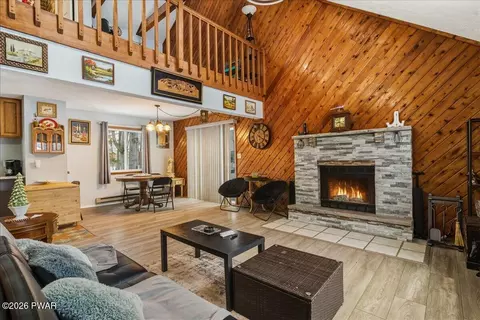 6030 Boardwalk Dr, Tobyhanna, PA 18466