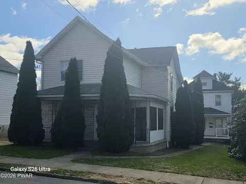 226 3rd St, Blakely, PA 18447