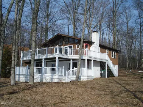 145 East Lake Dr, Milford, PA 18337