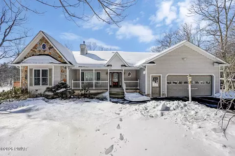 108 Mountain View Dr, Lords Valley, PA 18428