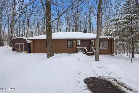 141 Inverhouse Rd, Henryville, PA 18332