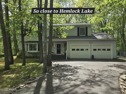102 Longspur Ln, Lords Valley, PA 18428