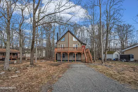 252 Greenbriar Cir, Tobyhanna, PA 18466
