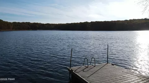101 Corral Ln, Lords Valley, PA 18428