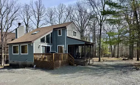215 Tanager Rd, Lackawaxen, PA 18435