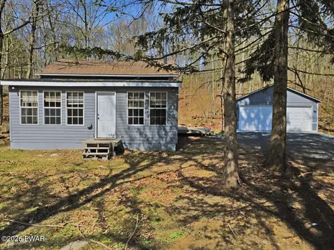 209 Urban Rd, Hawley, PA 18428