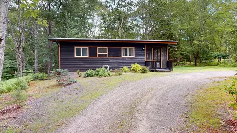119 Pommel Dr, Hawley, PA 18428