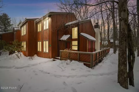 14 Finch Grv, Lake Harmony, PA 18624