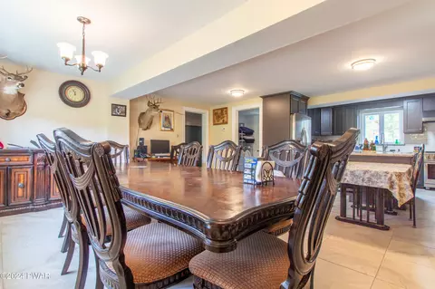 Dining - 69 E Sterling Rd, Newfoundland, PA 18445 photo 3 of 4