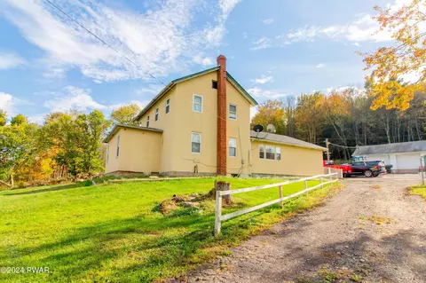 69 E Sterling Rd, Newfoundland, PA 18445