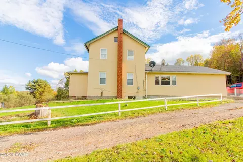 Exterior - 69 E Sterling Rd, Newfoundland, PA 18445 photo 2 of 2