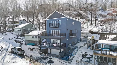 109 Paradise Rd, Greentown, PA 18426