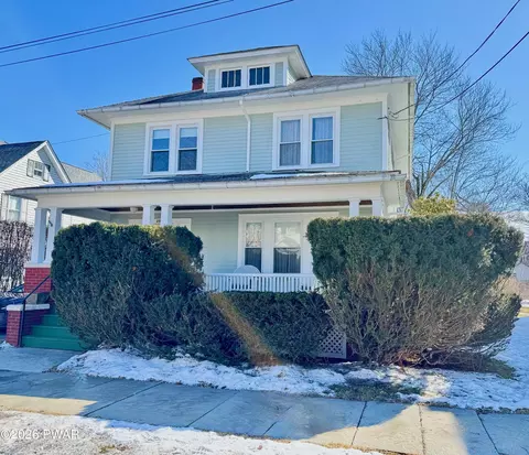 304 16th St, Honesdale, PA 18431