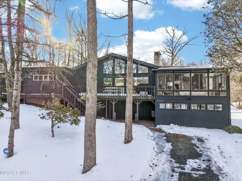 102 Water Lily Ter, Milford, PA 18337