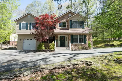 5 Pumphouse Rd, Lakeville, PA 18438
