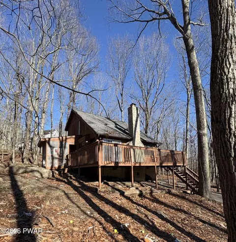192 Bellingham Dr, Bushkill, PA 18324
