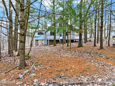 Exterior - 134 Lakeview Dr, Dingmans Ferry, PA 18328 photo 3 of 7