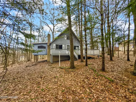 Exterior - 134 Lakeview Dr, Dingmans Ferry, PA 18328 photo 2 of 7