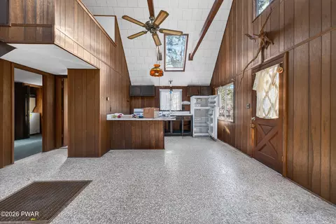 Entry Way - 134 Lakeview Dr, Dingmans Ferry, PA 18328 photo 1 of 2