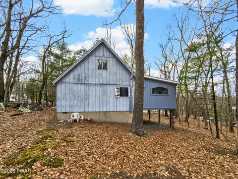 Exterior - 134 Lakeview Dr, Dingmans Ferry, PA 18328 photo 4 of 7
