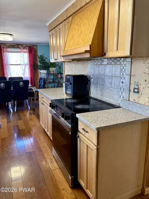 Kitchen - 2193 Spring Dr, Bushkill, PA 18324 photo 6 of 6