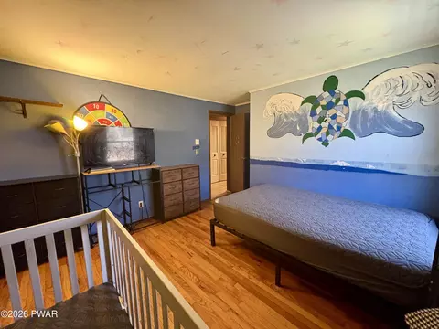 Bedroom - 2193 Spring Dr, Bushkill, PA 18324 photo 9 of 11