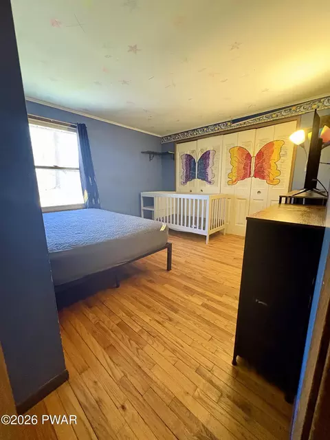 Bedroom - 2193 Spring Dr, Bushkill, PA 18324 photo 7 of 11