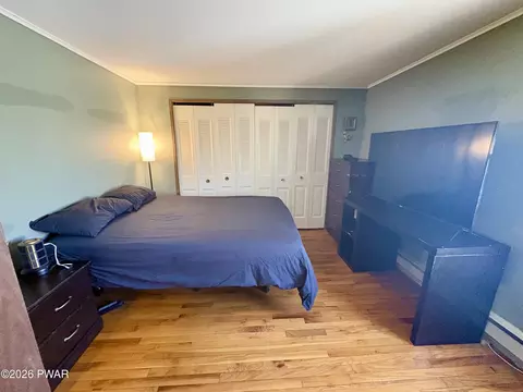 Bedroom - 2193 Spring Dr, Bushkill, PA 18324 photo 3 of 11