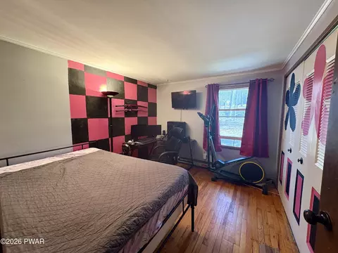 Bedroom - 2193 Spring Dr, Bushkill, PA 18324 photo 6 of 11