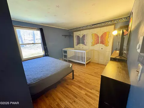 Bedroom - 2193 Spring Dr, Bushkill, PA 18324 photo 10 of 11